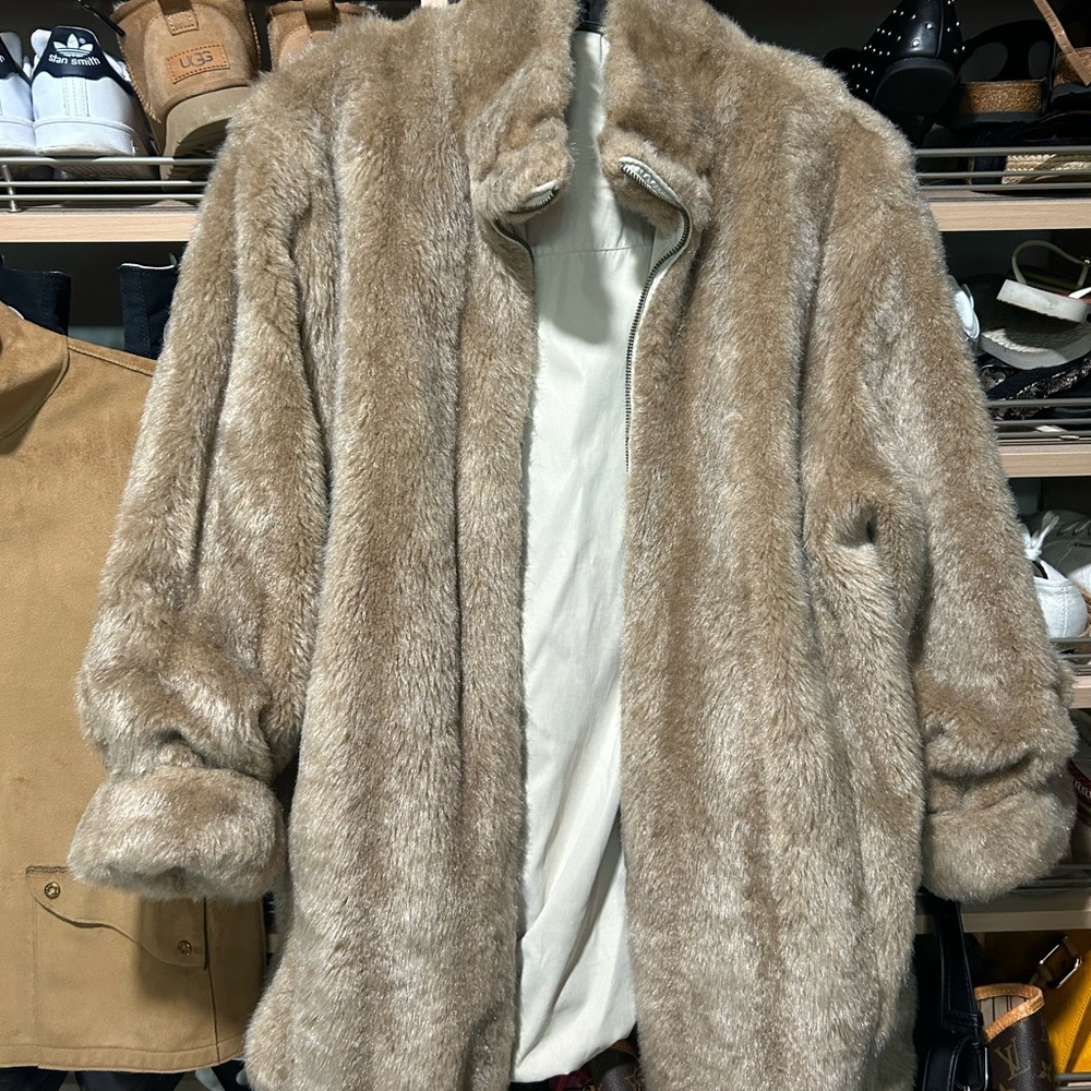 Luxurious Faux Fur Coat in Beige